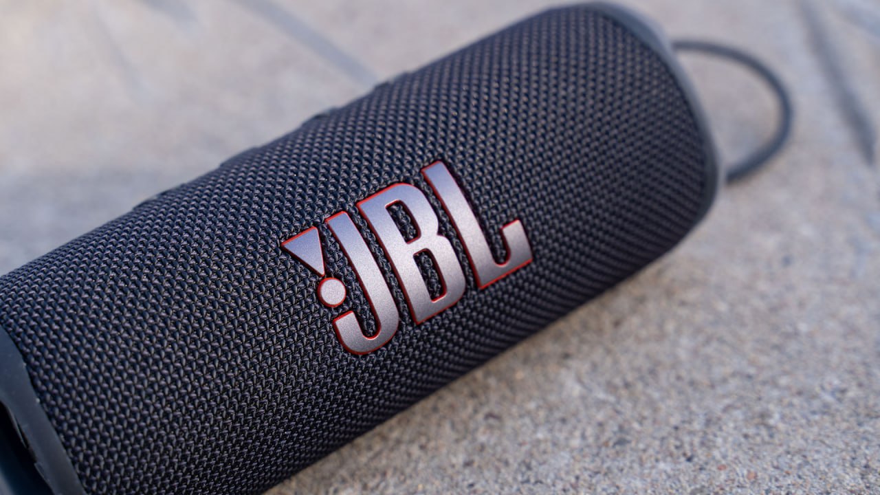 اسپیکر قابل حمل JBL